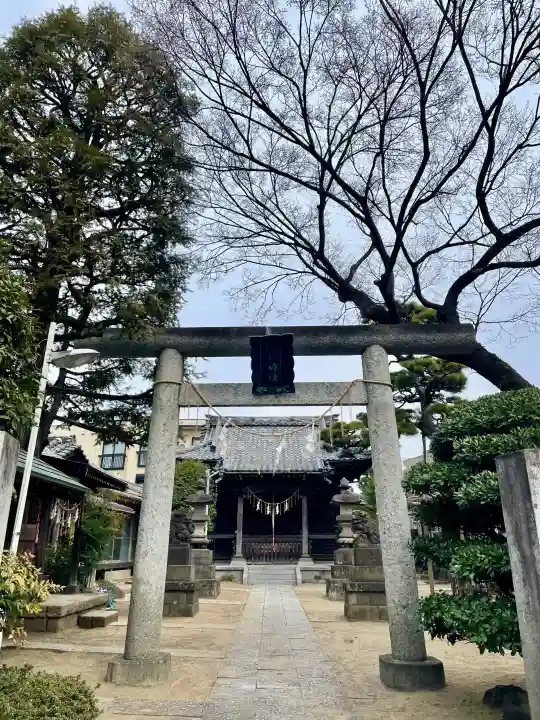 胡録神社の{uncategorized: "未分類", other: "その他", undefined: "問題あり", building: "その他建物", grave: "お墓", sacred_gate: "鳥居", guardian: "狛犬", statue: "像", buddha: "仏像", history: "歴史", nature: "自然", garden: "庭園", animal: "動物", pagoda: "塔", temizu: "手水舎", mountain_gate: "山門・神門", sanctuary: "本殿・本堂", subordinate: "末社・摂社", art: "芸術", scenery: "景色", jizo: "地蔵", ema: "絵馬", goshuin: "御朱印", omikuji: "おみくじ", items: "授与品その他", amulet: "お守り", goshuincho: "御朱印帳", eats: "食事", festival: "お祭り", votive_dance: "神楽", shichigosan: "七五三参", wedding: "結婚式", experience: "体験その他", initially: "初詣", around: "周辺", anti_infection: "感染症対策"}