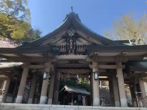 和霊神社の山門・神門