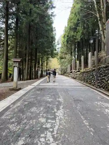 三峯神社の{uncategorized: "未分類", other: "その他", undefined: "問題あり", building: "その他建物", grave: "お墓", sacred_gate: "鳥居", guardian: "狛犬", statue: "像", buddha: "仏像", history: "歴史", nature: "自然", garden: "庭園", animal: "動物", pagoda: "塔", temizu: "手水舎", mountain_gate: "山門・神門", sanctuary: "本殿・本堂", subordinate: "末社・摂社", art: "芸術", scenery: "景色", jizo: "地蔵", ema: "絵馬", goshuin: "御朱印", omikuji: "おみくじ", items: "授与品その他", amulet: "お守り", goshuincho: "御朱印帳", eats: "食事", festival: "お祭り", votive_dance: "神楽", shichigosan: "七五三参", wedding: "結婚式", experience: "体験その他", initially: "初詣", around: "周辺", anti_infection: "感染症対策"}