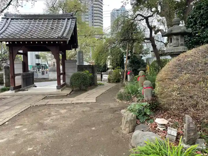真福寺の{uncategorized: "未分類", other: "その他", undefined: "問題あり", building: "その他建物", grave: "お墓", sacred_gate: "鳥居", guardian: "狛犬", statue: "像", buddha: "仏像", history: "歴史", nature: "自然", garden: "庭園", animal: "動物", pagoda: "塔", temizu: "手水舎", mountain_gate: "山門・神門", sanctuary: "本殿・本堂", subordinate: "末社・摂社", art: "芸術", scenery: "景色", jizo: "地蔵", ema: "絵馬", goshuin: "御朱印", omikuji: "おみくじ", items: "授与品その他", amulet: "お守り", goshuincho: "御朱印帳", eats: "食事", festival: "お祭り", votive_dance: "神楽", shichigosan: "七五三参", wedding: "結婚式", experience: "体験その他", initially: "初詣", around: "周辺", anti_infection: "感染症対策"}