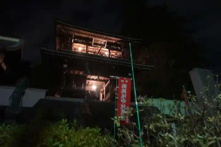 萬蔵寺の山門・神門