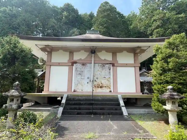 伊勢廻寺の{uncategorized: "未分類", other: "その他", undefined: "問題あり", building: "その他建物", grave: "お墓", sacred_gate: "鳥居", guardian: "狛犬", statue: "像", buddha: "仏像", history: "歴史", nature: "自然", garden: "庭園", animal: "動物", pagoda: "塔", temizu: "手水舎", mountain_gate: "山門・神門", sanctuary: "本殿・本堂", subordinate: "末社・摂社", art: "芸術", scenery: "景色", jizo: "地蔵", ema: "絵馬", goshuin: "御朱印", omikuji: "おみくじ", items: "授与品その他", amulet: "お守り", goshuincho: "御朱印帳", eats: "食事", festival: "お祭り", votive_dance: "神楽", shichigosan: "七五三参", wedding: "結婚式", experience: "体験その他", initially: "初詣", around: "周辺", anti_infection: "感染症対策"}