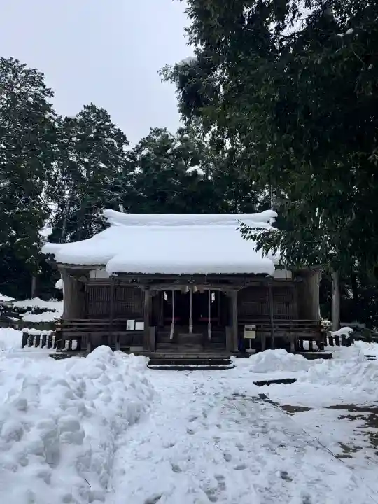 倭文神社の{uncategorized: "未分類", other: "その他", undefined: "問題あり", building: "その他建物", grave: "お墓", sacred_gate: "鳥居", guardian: "狛犬", statue: "像", buddha: "仏像", history: "歴史", nature: "自然", garden: "庭園", animal: "動物", pagoda: "塔", temizu: "手水舎", mountain_gate: "山門・神門", sanctuary: "本殿・本堂", subordinate: "末社・摂社", art: "芸術", scenery: "景色", jizo: "地蔵", ema: "絵馬", goshuin: "御朱印", omikuji: "おみくじ", items: "授与品その他", amulet: "お守り", goshuincho: "御朱印帳", eats: "食事", festival: "お祭り", votive_dance: "神楽", shichigosan: "七五三参", wedding: "結婚式", experience: "体験その他", initially: "初詣", around: "周辺", anti_infection: "感染症対策"}
