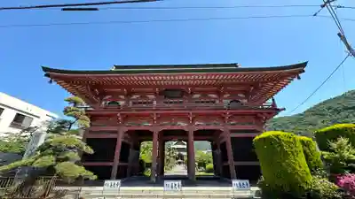 甲斐善光寺の山門・神門