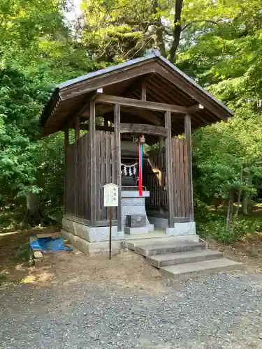 結城諏訪神社の{uncategorized: "未分類", other: "その他", undefined: "問題あり", building: "その他建物", grave: "お墓", sacred_gate: "鳥居", guardian: "狛犬", statue: "像", buddha: "仏像", history: "歴史", nature: "自然", garden: "庭園", animal: "動物", pagoda: "塔", temizu: "手水舎", mountain_gate: "山門・神門", sanctuary: "本殿・本堂", subordinate: "末社・摂社", art: "芸術", scenery: "景色", jizo: "地蔵", ema: "絵馬", goshuin: "御朱印", omikuji: "おみくじ", items: "授与品その他", amulet: "お守り", goshuincho: "御朱印帳", eats: "食事", festival: "お祭り", votive_dance: "神楽", shichigosan: "七五三参", wedding: "結婚式", experience: "体験その他", initially: "初詣", around: "周辺", anti_infection: "感染症対策"}