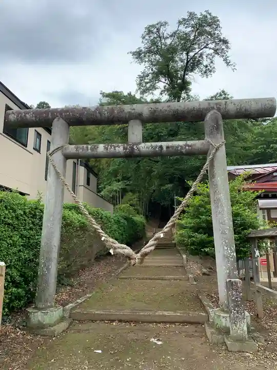 母智丘神社の鳥居