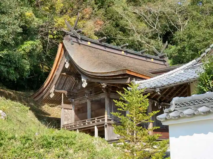 若宮八幡宮の本殿・本堂