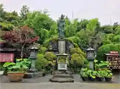 大日山神護院（新座観音）の像