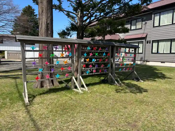 厚別神社の{uncategorized: "未分類", other: "その他", undefined: "問題あり", building: "その他建物", grave: "お墓", sacred_gate: "鳥居", guardian: "狛犬", statue: "像", buddha: "仏像", history: "歴史", nature: "自然", garden: "庭園", animal: "動物", pagoda: "塔", temizu: "手水舎", mountain_gate: "山門・神門", sanctuary: "本殿・本堂", subordinate: "末社・摂社", art: "芸術", scenery: "景色", jizo: "地蔵", ema: "絵馬", goshuin: "御朱印", omikuji: "おみくじ", items: "授与品その他", amulet: "お守り", goshuincho: "御朱印帳", eats: "食事", festival: "お祭り", votive_dance: "神楽", shichigosan: "七五三参", wedding: "結婚式", experience: "体験その他", initially: "初詣", around: "周辺", anti_infection: "感染症対策"}