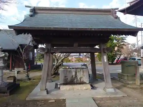 滑河山龍正院の手水舎