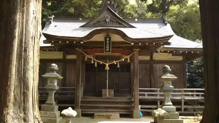 諏訪神社の本殿・本堂