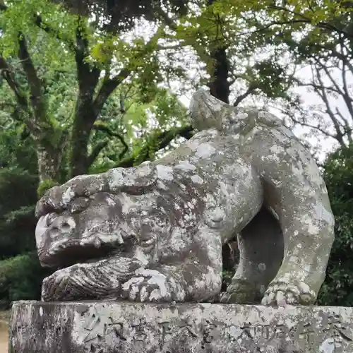 温泉神社の狛犬