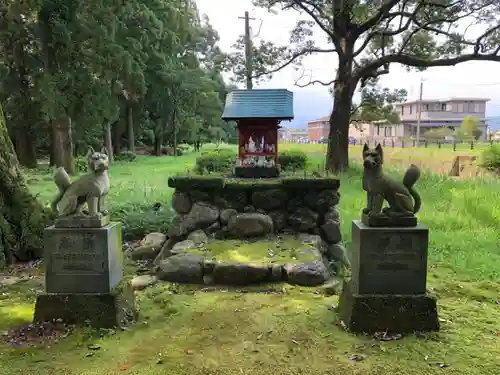 都萬神社の末社