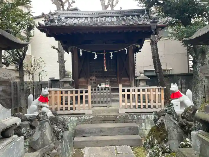 靍護稲荷神社の{uncategorized: "未分類", other: "その他", undefined: "問題あり", building: "その他建物", grave: "お墓", sacred_gate: "鳥居", guardian: "狛犬", statue: "像", buddha: "仏像", history: "歴史", nature: "自然", garden: "庭園", animal: "動物", pagoda: "塔", temizu: "手水舎", mountain_gate: "山門・神門", sanctuary: "本殿・本堂", subordinate: "末社・摂社", art: "芸術", scenery: "景色", jizo: "地蔵", ema: "絵馬", goshuin: "御朱印", omikuji: "おみくじ", items: "授与品その他", amulet: "お守り", goshuincho: "御朱印帳", eats: "食事", festival: "お祭り", votive_dance: "神楽", shichigosan: "七五三参", wedding: "結婚式", experience: "体験その他", initially: "初詣", around: "周辺", anti_infection: "感染症対策"}
