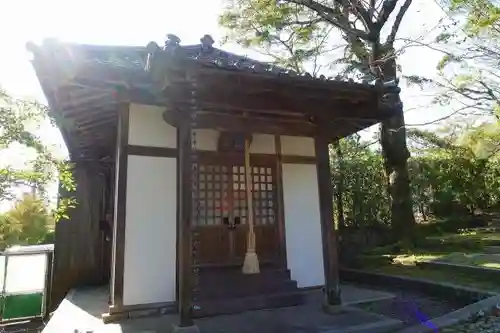 光明寺（粟生光明寺）の本殿