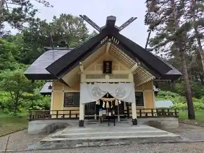滝上神社の本殿