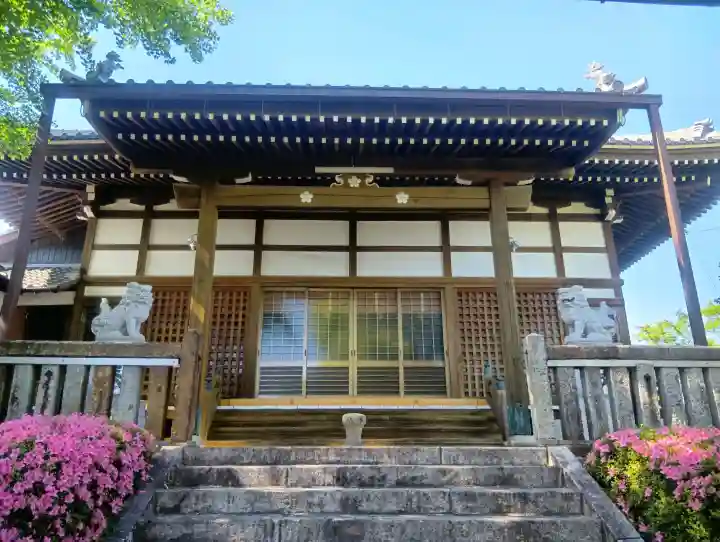 天神神社(柳津天神神社)の{uncategorized: "未分類", other: "その他", undefined: "問題あり", building: "その他建物", grave: "お墓", sacred_gate: "鳥居", guardian: "狛犬", statue: "像", buddha: "仏像", history: "歴史", nature: "自然", garden: "庭園", animal: "動物", pagoda: "塔", temizu: "手水舎", mountain_gate: "山門・神門", sanctuary: "本殿・本堂", subordinate: "末社・摂社", art: "芸術", scenery: "景色", jizo: "地蔵", ema: "絵馬", goshuin: "御朱印", omikuji: "おみくじ", items: "授与品その他", amulet: "お守り", goshuincho: "御朱印帳", eats: "食事", festival: "お祭り", votive_dance: "神楽", shichigosan: "七五三参", wedding: "結婚式", experience: "体験その他", initially: "初詣", around: "周辺", anti_infection: "感染症対策"}