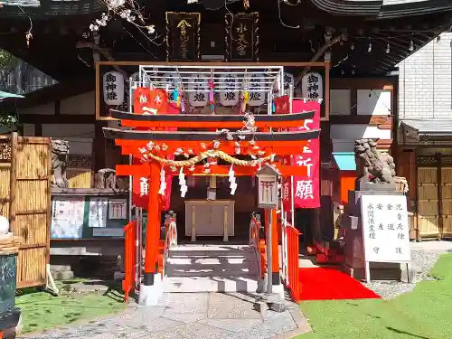 露天神社（お初天神）の{uncategorized: "未分類", other: "その他", undefined: "問題あり", building: "その他建物", grave: "お墓", sacred_gate: "鳥居", guardian: "狛犬", statue: "像", buddha: "仏像", history: "歴史", nature: "自然", garden: "庭園", animal: "動物", pagoda: "塔", temizu: "手水舎", mountain_gate: "山門・神門", sanctuary: "本殿・本堂", subordinate: "末社・摂社", art: "芸術", scenery: "景色", jizo: "地蔵", ema: "絵馬", goshuin: "御朱印", omikuji: "おみくじ", items: "授与品その他", amulet: "お守り", goshuincho: "御朱印帳", eats: "食事", festival: "お祭り", votive_dance: "神楽", shichigosan: "七五三参", wedding: "結婚式", experience: "体験その他", initially: "初詣", around: "周辺", anti_infection: "感染症対策"}