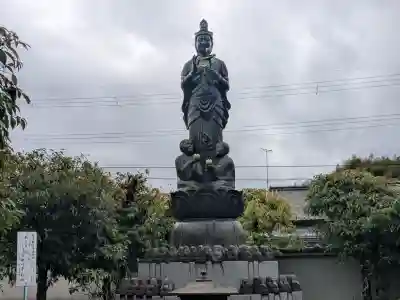 慈眼院の{uncategorized: "未分類", other: "その他", undefined: "問題あり", building: "その他建物", grave: "お墓", sacred_gate: "鳥居", guardian: "狛犬", statue: "像", buddha: "仏像", history: "歴史", nature: "自然", garden: "庭園", animal: "動物", pagoda: "塔", temizu: "手水舎", mountain_gate: "山門・神門", sanctuary: "本殿・本堂", subordinate: "末社・摂社", art: "芸術", scenery: "景色", jizo: "地蔵", ema: "絵馬", goshuin: "御朱印", omikuji: "おみくじ", items: "授与品その他", amulet: "お守り", goshuincho: "御朱印帳", eats: "食事", festival: "お祭り", votive_dance: "神楽", shichigosan: "七五三参", wedding: "結婚式", experience: "体験その他", initially: "初詣", around: "周辺", anti_infection: "感染症対策"}
