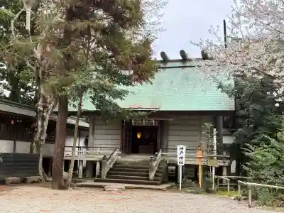 前鳥神社の{uncategorized: "未分類", other: "その他", undefined: "問題あり", building: "その他建物", grave: "お墓", sacred_gate: "鳥居", guardian: "狛犬", statue: "像", buddha: "仏像", history: "歴史", nature: "自然", garden: "庭園", animal: "動物", pagoda: "塔", temizu: "手水舎", mountain_gate: "山門・神門", sanctuary: "本殿・本堂", subordinate: "末社・摂社", art: "芸術", scenery: "景色", jizo: "地蔵", ema: "絵馬", goshuin: "御朱印", omikuji: "おみくじ", items: "授与品その他", amulet: "お守り", goshuincho: "御朱印帳", eats: "食事", festival: "お祭り", votive_dance: "神楽", shichigosan: "七五三参", wedding: "結婚式", experience: "体験その他", initially: "初詣", around: "周辺", anti_infection: "感染症対策"}
