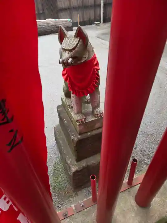 鐘塚稲荷神社の{uncategorized: "未分類", other: "その他", undefined: "問題あり", building: "その他建物", grave: "お墓", sacred_gate: "鳥居", guardian: "狛犬", statue: "像", buddha: "仏像", history: "歴史", nature: "自然", garden: "庭園", animal: "動物", pagoda: "塔", temizu: "手水舎", mountain_gate: "山門・神門", sanctuary: "本殿・本堂", subordinate: "末社・摂社", art: "芸術", scenery: "景色", jizo: "地蔵", ema: "絵馬", goshuin: "御朱印", omikuji: "おみくじ", items: "授与品その他", amulet: "お守り", goshuincho: "御朱印帳", eats: "食事", festival: "お祭り", votive_dance: "神楽", shichigosan: "七五三参", wedding: "結婚式", experience: "体験その他", initially: "初詣", around: "周辺", anti_infection: "感染症対策"}