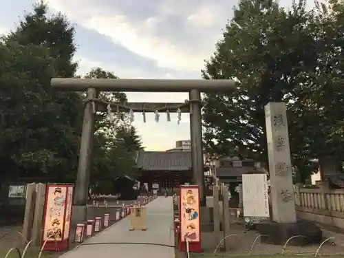 浅草神社の鳥居