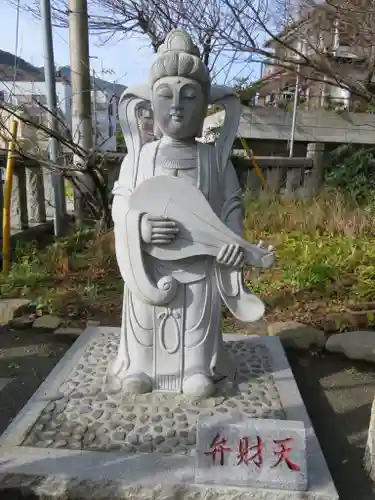 五所神社の像