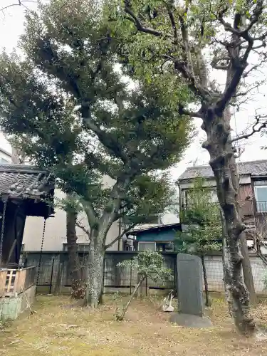 靍護稲荷神社の{uncategorized: "未分類", other: "その他", undefined: "問題あり", building: "その他建物", grave: "お墓", sacred_gate: "鳥居", guardian: "狛犬", statue: "像", buddha: "仏像", history: "歴史", nature: "自然", garden: "庭園", animal: "動物", pagoda: "塔", temizu: "手水舎", mountain_gate: "山門・神門", sanctuary: "本殿・本堂", subordinate: "末社・摂社", art: "芸術", scenery: "景色", jizo: "地蔵", ema: "絵馬", goshuin: "御朱印", omikuji: "おみくじ", items: "授与品その他", amulet: "お守り", goshuincho: "御朱印帳", eats: "食事", festival: "お祭り", votive_dance: "神楽", shichigosan: "七五三参", wedding: "結婚式", experience: "体験その他", initially: "初詣", around: "周辺", anti_infection: "感染症対策"}