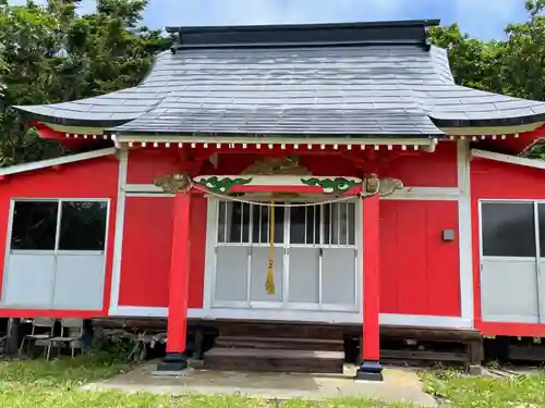 歌露稲荷神社の本殿・本堂
