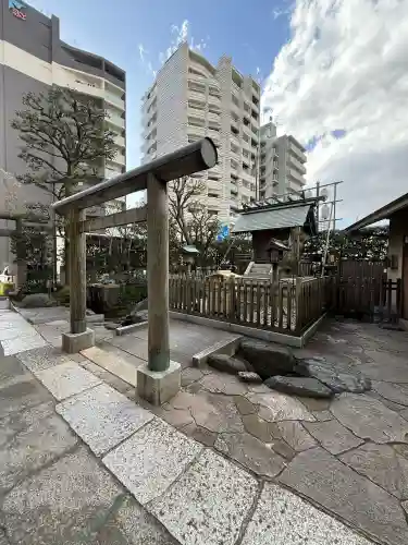 厳嶋神社の{uncategorized: "未分類", other: "その他", undefined: "問題あり", building: "その他建物", grave: "お墓", sacred_gate: "鳥居", guardian: "狛犬", statue: "像", buddha: "仏像", history: "歴史", nature: "自然", garden: "庭園", animal: "動物", pagoda: "塔", temizu: "手水舎", mountain_gate: "山門・神門", sanctuary: "本殿・本堂", subordinate: "末社・摂社", art: "芸術", scenery: "景色", jizo: "地蔵", ema: "絵馬", goshuin: "御朱印", omikuji: "おみくじ", items: "授与品その他", amulet: "お守り", goshuincho: "御朱印帳", eats: "食事", festival: "お祭り", votive_dance: "神楽", shichigosan: "七五三参", wedding: "結婚式", experience: "体験その他", initially: "初詣", around: "周辺", anti_infection: "感染症対策"}