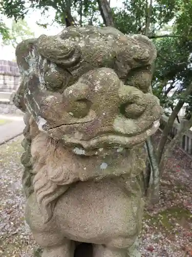 額神社の狛犬