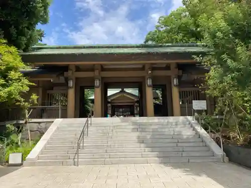 東郷神社の山門・神門