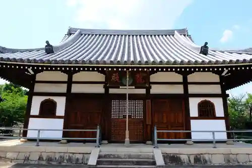 野中寺の本殿・本堂