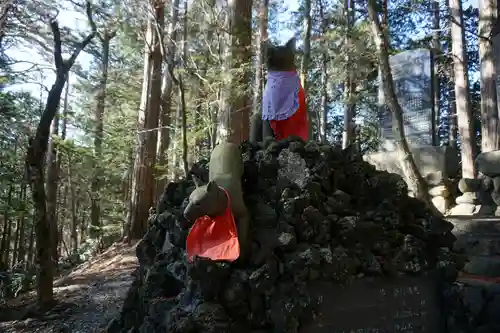 三峯神社の狛犬