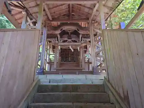 細川神社の本殿・本堂