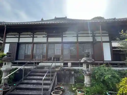 平安寺の{uncategorized: "未分類", other: "その他", undefined: "問題あり", building: "その他建物", grave: "お墓", sacred_gate: "鳥居", guardian: "狛犬", statue: "像", buddha: "仏像", history: "歴史", nature: "自然", garden: "庭園", animal: "動物", pagoda: "塔", temizu: "手水舎", mountain_gate: "山門・神門", sanctuary: "本殿・本堂", subordinate: "末社・摂社", art: "芸術", scenery: "景色", jizo: "地蔵", ema: "絵馬", goshuin: "御朱印", omikuji: "おみくじ", items: "授与品その他", amulet: "お守り", goshuincho: "御朱印帳", eats: "食事", festival: "お祭り", votive_dance: "神楽", shichigosan: "七五三参", wedding: "結婚式", experience: "体験その他", initially: "初詣", around: "周辺", anti_infection: "感染症対策"}