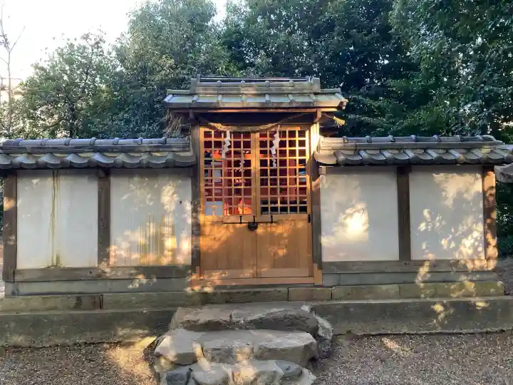 交野天神社の{uncategorized: "未分類", other: "その他", undefined: "問題あり", building: "その他建物", grave: "お墓", sacred_gate: "鳥居", guardian: "狛犬", statue: "像", buddha: "仏像", history: "歴史", nature: "自然", garden: "庭園", animal: "動物", pagoda: "塔", temizu: "手水舎", mountain_gate: "山門・神門", sanctuary: "本殿・本堂", subordinate: "末社・摂社", art: "芸術", scenery: "景色", jizo: "地蔵", ema: "絵馬", goshuin: "御朱印", omikuji: "おみくじ", items: "授与品その他", amulet: "お守り", goshuincho: "御朱印帳", eats: "食事", festival: "お祭り", votive_dance: "神楽", shichigosan: "七五三参", wedding: "結婚式", experience: "体験その他", initially: "初詣", around: "周辺", anti_infection: "感染症対策"}