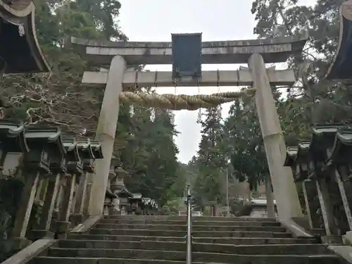 宝山寺の鳥居