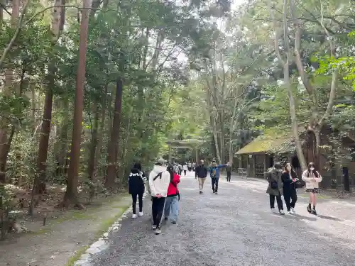 伊勢神宮外宮（豊受大神宮）の{uncategorized: "未分類", other: "その他", undefined: "問題あり", building: "その他建物", grave: "お墓", sacred_gate: "鳥居", guardian: "狛犬", statue: "像", buddha: "仏像", history: "歴史", nature: "自然", garden: "庭園", animal: "動物", pagoda: "塔", temizu: "手水舎", mountain_gate: "山門・神門", sanctuary: "本殿・本堂", subordinate: "末社・摂社", art: "芸術", scenery: "景色", jizo: "地蔵", ema: "絵馬", goshuin: "御朱印", omikuji: "おみくじ", items: "授与品その他", amulet: "お守り", goshuincho: "御朱印帳", eats: "食事", festival: "お祭り", votive_dance: "神楽", shichigosan: "七五三参", wedding: "結婚式", experience: "体験その他", initially: "初詣", around: "周辺", anti_infection: "感染症対策"}
