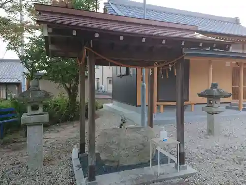 移田神社の手水舎