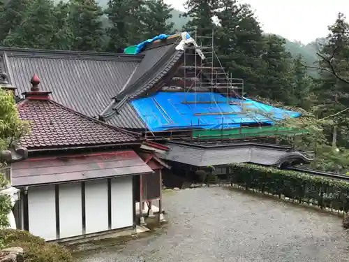 華厳寺の本殿