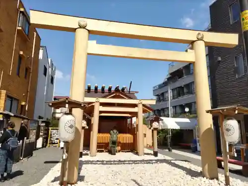 小石川大神宮の鳥居