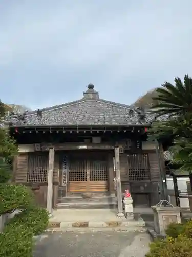 遍照寺の本殿・本堂