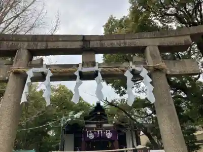 稲毛神社の{uncategorized: "未分類", other: "その他", undefined: "問題あり", building: "その他建物", grave: "お墓", sacred_gate: "鳥居", guardian: "狛犬", statue: "像", buddha: "仏像", history: "歴史", nature: "自然", garden: "庭園", animal: "動物", pagoda: "塔", temizu: "手水舎", mountain_gate: "山門・神門", sanctuary: "本殿・本堂", subordinate: "末社・摂社", art: "芸術", scenery: "景色", jizo: "地蔵", ema: "絵馬", goshuin: "御朱印", omikuji: "おみくじ", items: "授与品その他", amulet: "お守り", goshuincho: "御朱印帳", eats: "食事", festival: "お祭り", votive_dance: "神楽", shichigosan: "七五三参", wedding: "結婚式", experience: "体験その他", initially: "初詣", around: "周辺", anti_infection: "感染症対策"}