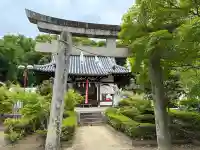 壺井八幡宮の{uncategorized: "未分類", other: "その他", undefined: "問題あり", building: "その他建物", grave: "お墓", sacred_gate: "鳥居", guardian: "狛犬", statue: "像", buddha: "仏像", history: "歴史", nature: "自然", garden: "庭園", animal: "動物", pagoda: "塔", temizu: "手水舎", mountain_gate: "山門・神門", sanctuary: "本殿・本堂", subordinate: "末社・摂社", art: "芸術", scenery: "景色", jizo: "地蔵", ema: "絵馬", goshuin: "御朱印", omikuji: "おみくじ", items: "授与品その他", amulet: "お守り", goshuincho: "御朱印帳", eats: "食事", festival: "お祭り", votive_dance: "神楽", shichigosan: "七五三参", wedding: "結婚式", experience: "体験その他", initially: "初詣", around: "周辺", anti_infection: "感染症対策"}