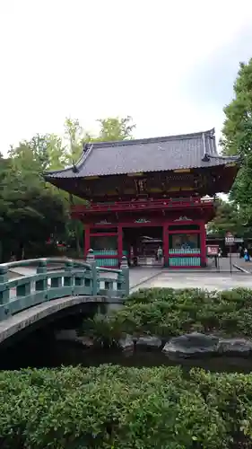 根津神社の山門・神門