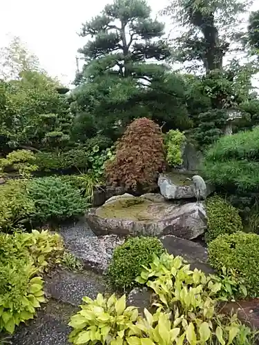 日輪寺の庭園