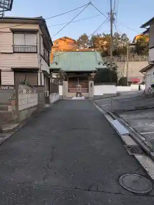 自性院の本殿・本堂