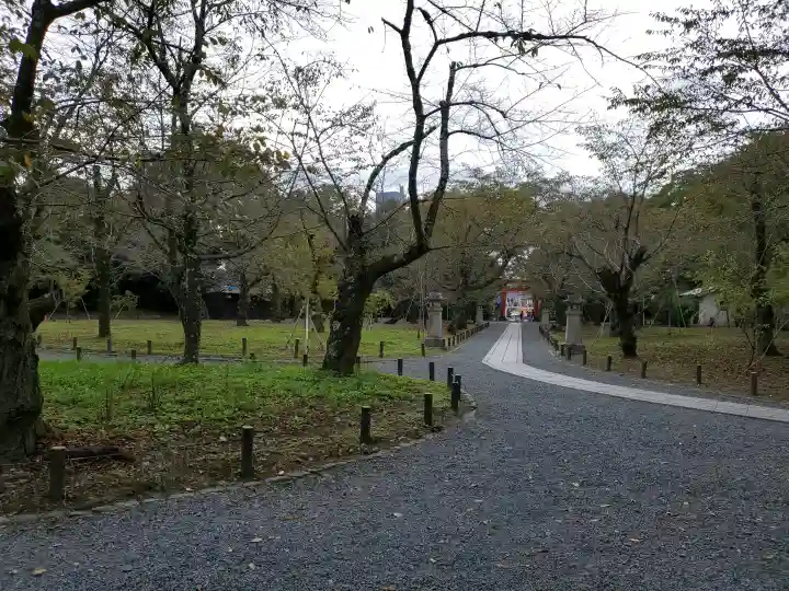 平野神社の{uncategorized: "未分類", other: "その他", undefined: "問題あり", building: "その他建物", grave: "お墓", sacred_gate: "鳥居", guardian: "狛犬", statue: "像", buddha: "仏像", history: "歴史", nature: "自然", garden: "庭園", animal: "動物", pagoda: "塔", temizu: "手水舎", mountain_gate: "山門・神門", sanctuary: "本殿・本堂", subordinate: "末社・摂社", art: "芸術", scenery: "景色", jizo: "地蔵", ema: "絵馬", goshuin: "御朱印", omikuji: "おみくじ", items: "授与品その他", amulet: "お守り", goshuincho: "御朱印帳", eats: "食事", festival: "お祭り", votive_dance: "神楽", shichigosan: "七五三参", wedding: "結婚式", experience: "体験その他", initially: "初詣", around: "周辺", anti_infection: "感染症対策"}