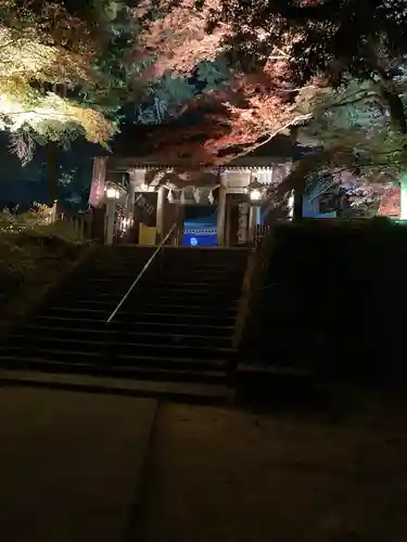 唐澤山神社の山門